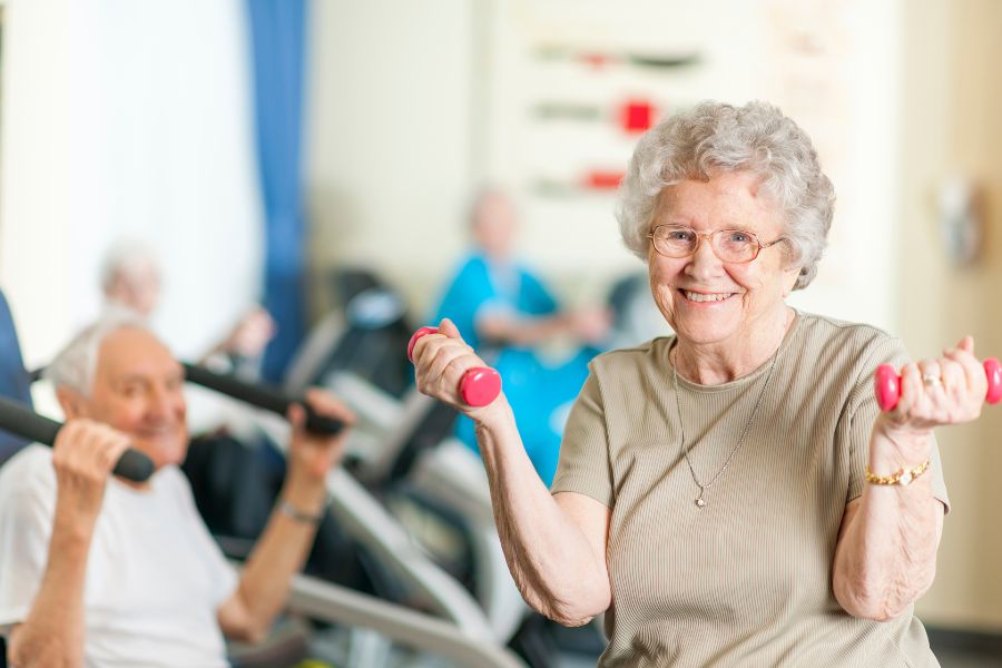 woman lifting weights