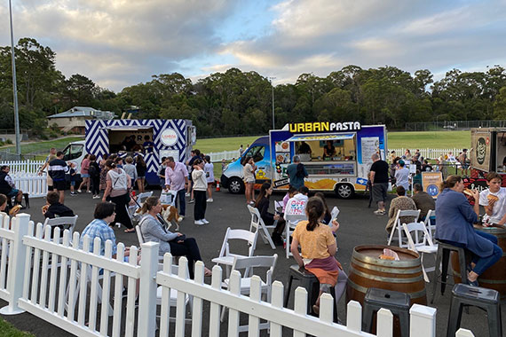 crowds in front of food trucks